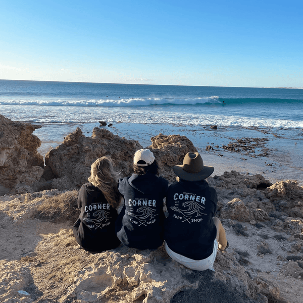 CORNER SURF HOODIE